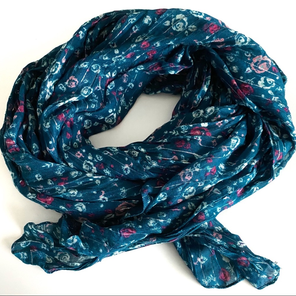 Woman light scarf